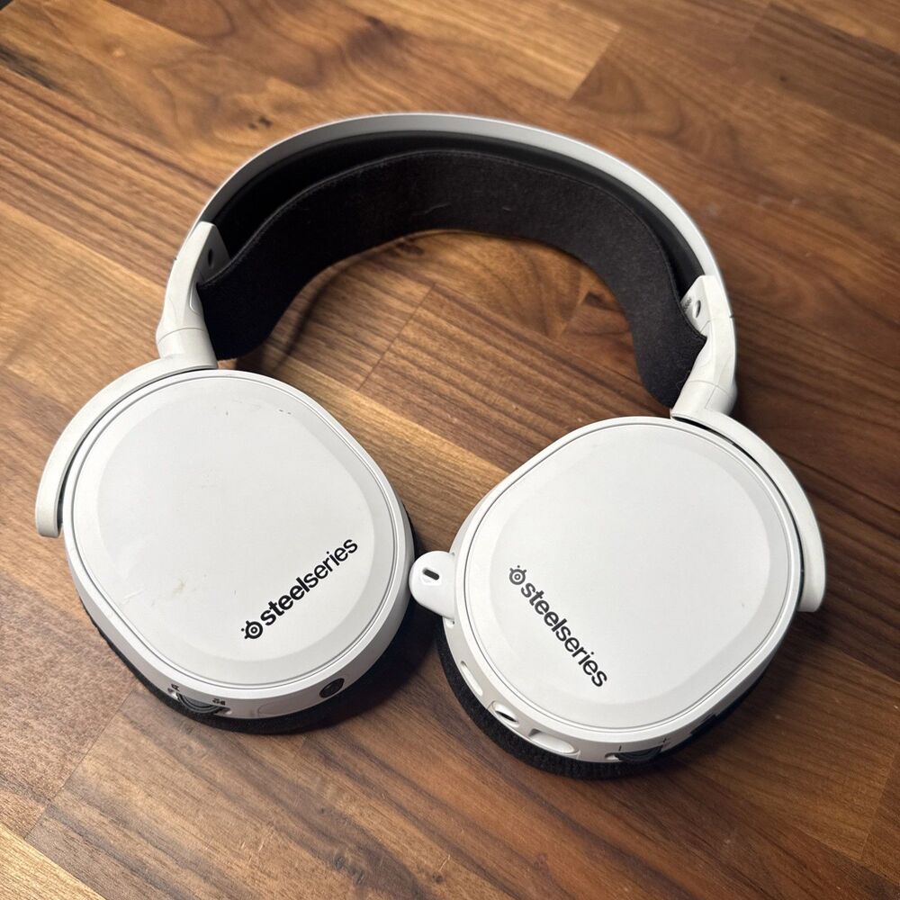 SteelSeries Arctis 7+ Wireless Gaming Headset Playstation, PC & More No Dongle